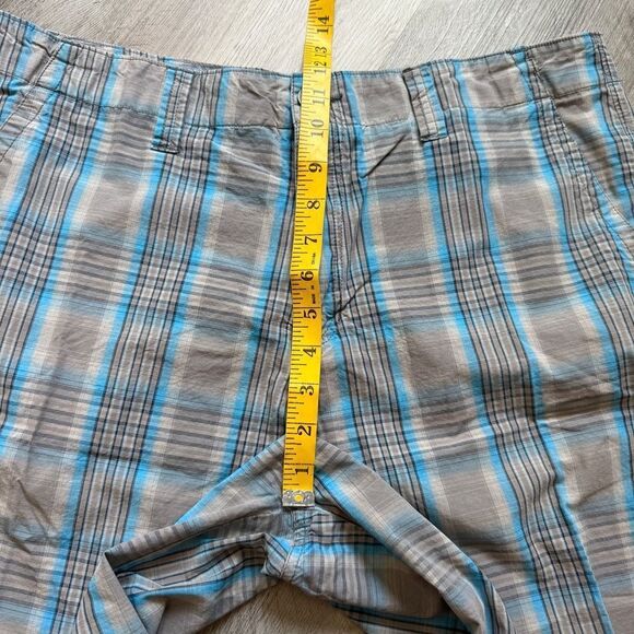 Oakley Blue Gray Plaid Flat Front Shorts XL Men’s Casual - Picture 9 of 10